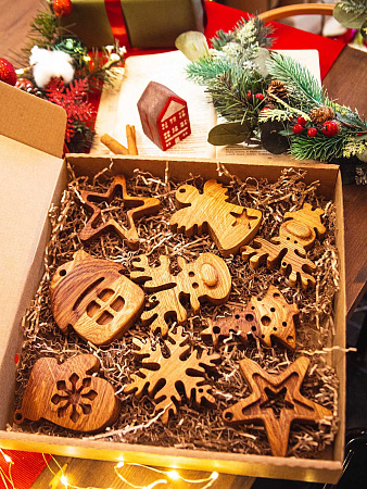 Новогодний набор из 9-ти деревянных ёлочных игрушек из дуба Ёлочка Оленёнок Домик Звезда Ангел Олень Звёздочка Снежинка Варежка от Мастерской уюта CandleKraft